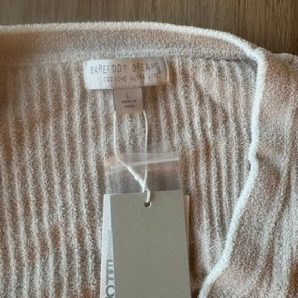 NWT Barefoot Dreams Ribbed Cardigan Sweater Beige Tan Wood Button Large - Picture 7 of 9